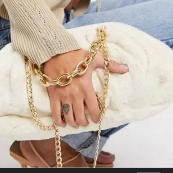 Skinnydip nova faux fur chain clutch bag - Picture 3 of 9